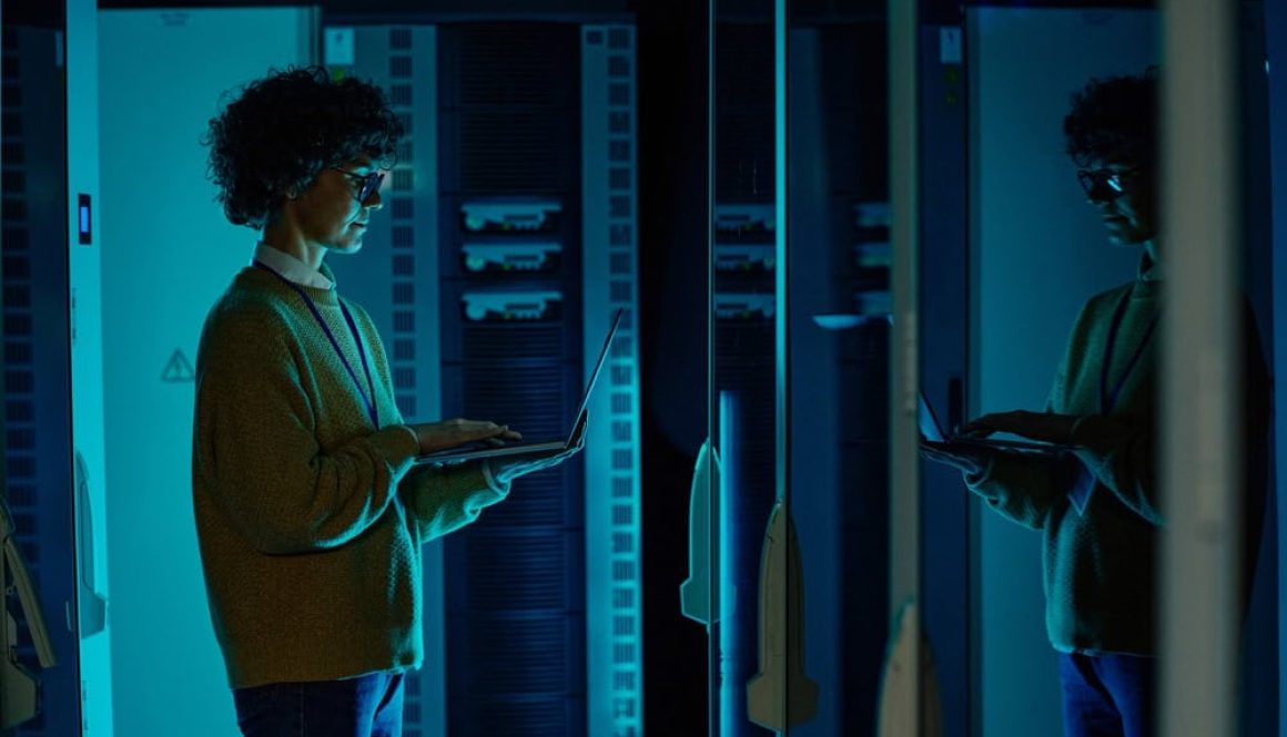 Engineer,Standing,In,Data,Center